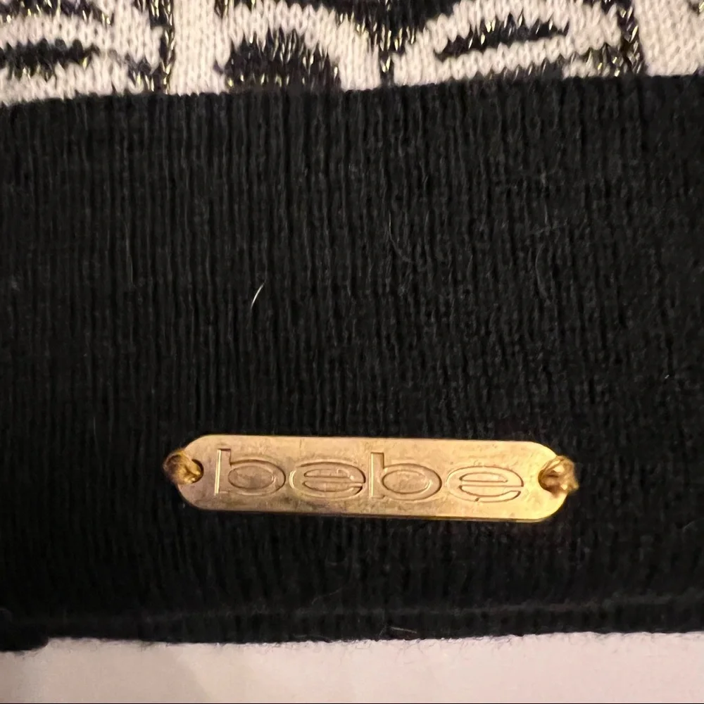 New BEBE WOMEN'S Black White KNIT POM POM BEANIE HAT